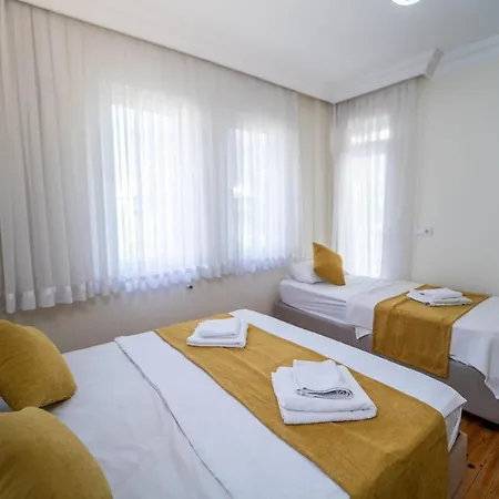Magnificent With Private Pool Amazing View And Backyard In Oludeniz فيلة *